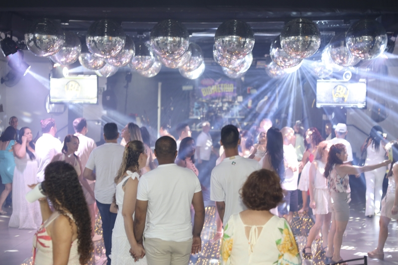 Noticia reveillon-2026-do-csm-reune-grande-publico-e-marca-virada-de-ano-em-grande